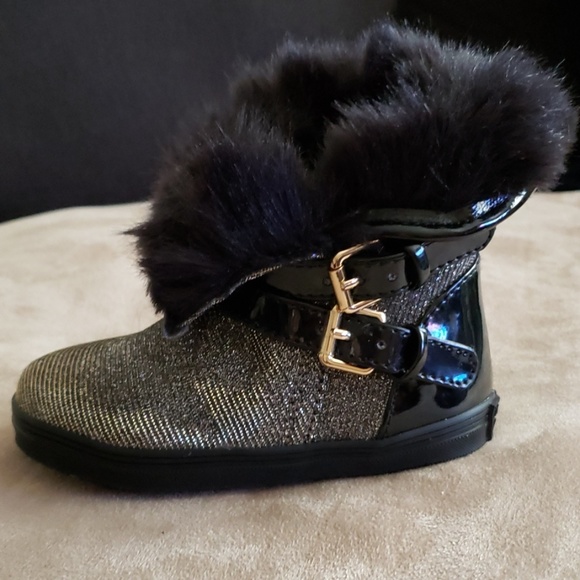 NWB Stuart Weitzman Baby snow shoes - Picture 4 of 8